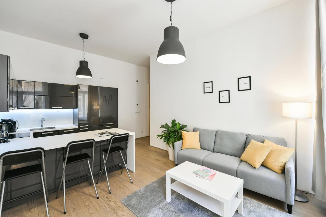 Lägenhet Klimentska 52